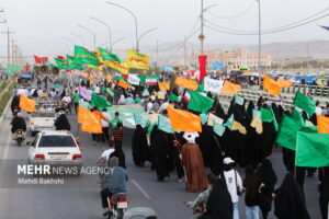 مهر گزارش می دهد؛ بیعت مجدد قمی ها با امام زمان (عج) در روز عید غدیر